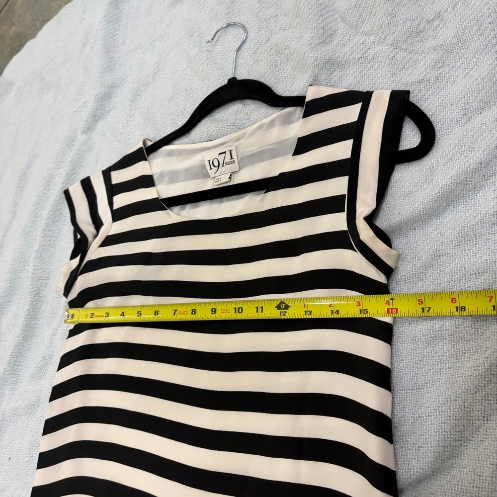 1971 Reiss Josephine Black White Striped 100% Silk Shift Dress Sz 0 Quiet Luxury - Picture 8 of 9